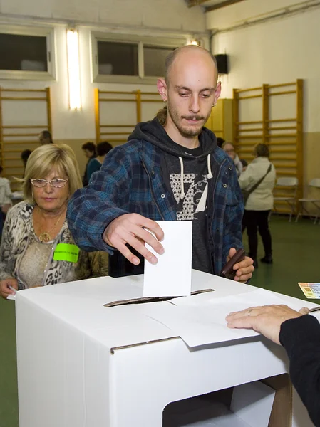 Man voting — Stock Photo, Image