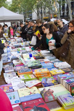Barselona da Sant Jordi gün