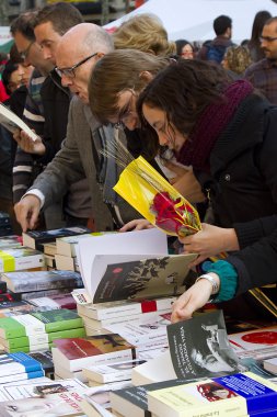 Barselona da Sant Jordi gün