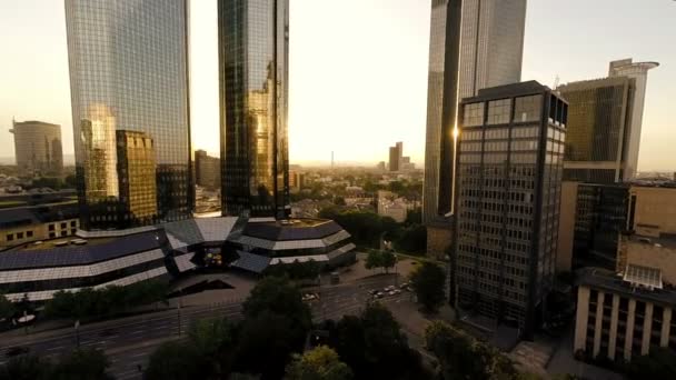 城市天际线和摩天大楼塔. — 图库视频影像