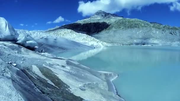 Lago glaciar de color turquesa — Vídeo de stock