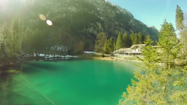 Překrásné jezero resort — Stock video