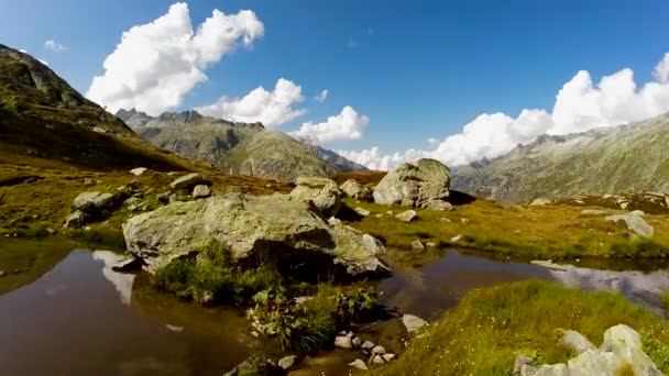 平和的な山の風景 — ストック動画