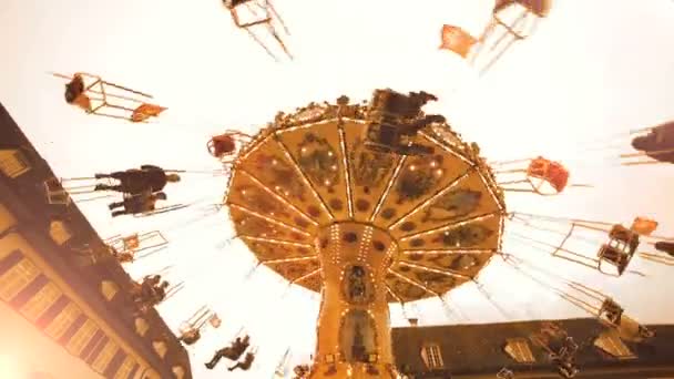 Carrousel rotonde. — Stockvideo