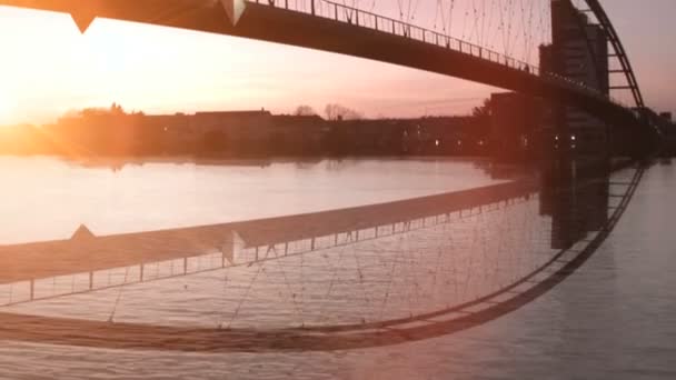 Puesta de sol en el río — Vídeos de Stock