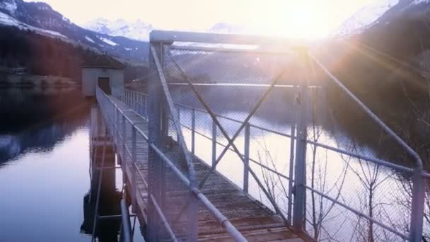 Vue sur le pont . — Video