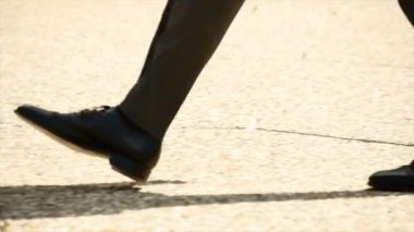 iş adamı yürüyüş.