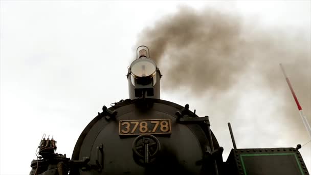 Oude treinlocomotief. — Stockvideo