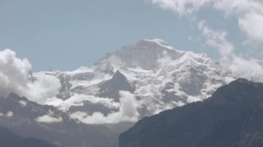 Dağların buzul manzara