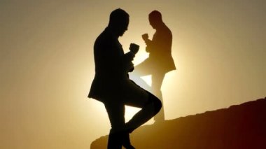 Adam gölge boks gün batımında