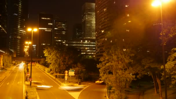 Street traffic at night — Stock Video