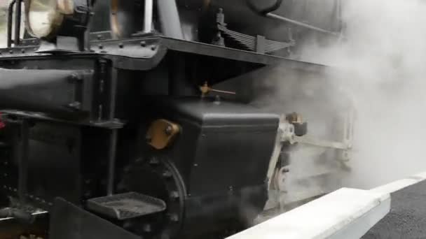 Old steam train locomotive wheels — Stock Video