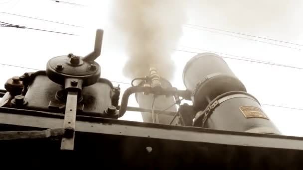 Fumar locomotora tren de vapor — Vídeo de stock
