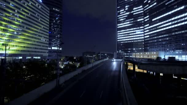 Gatutrafik på natten — Stockvideo