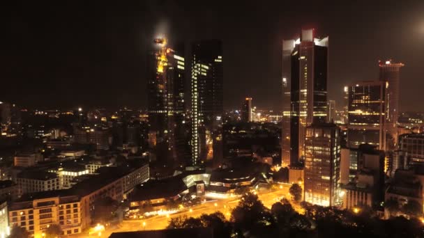 Skyline van de stad 's nachts — Stockvideo