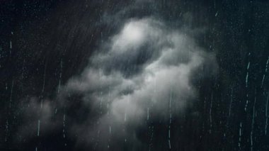 Şiddetli yağmur, kara bulutlar, dramatik aydınlatma, kara kara kara düşünen gökyüzü ve çalkantılı atmosfer.