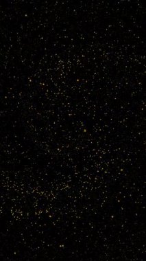 Altın Konfeti Yıldızları Siyahın Üzerinde, Zarif Parıldayan Parıltılar Sürükleniyor ve Yavaş Düşüyor, Şen Şen Şatafatlı İdeal Parıltı