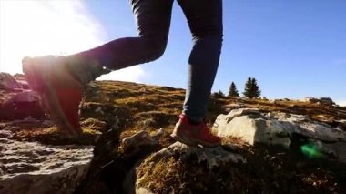 kayalık arazide yürüyüş ayak