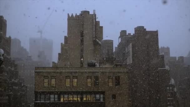Nieve cayendo en la ciudad de Nueva York — Vídeos de Stock