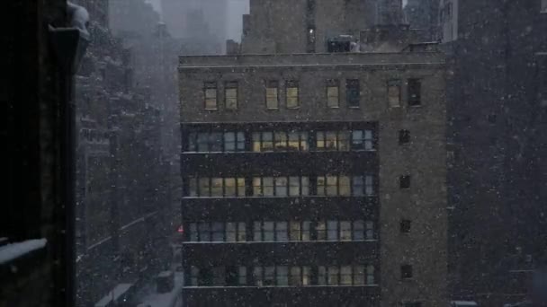 Edificios de la ciudad de Nueva York en la nieve — Vídeos de Stock