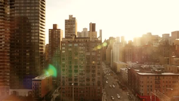Нью-Йоркские небоскребы и закат — стоковое видео