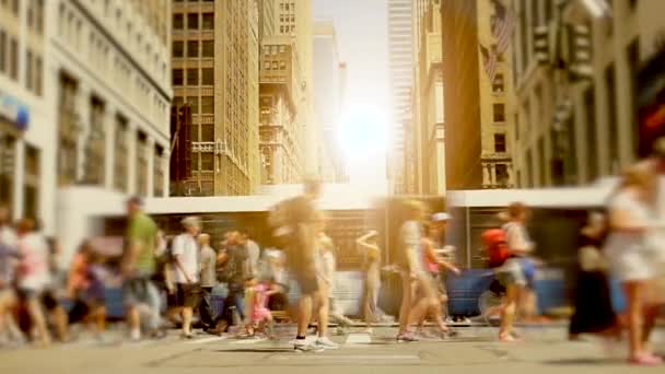 Mensen lopen op New York City street — Stockvideo