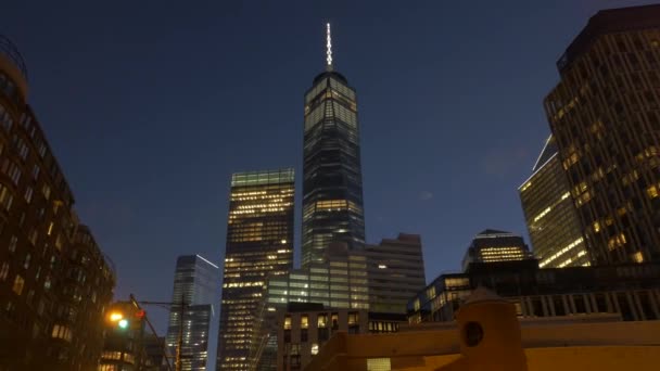 Cidade urbana cena à noite — Vídeo de Stock