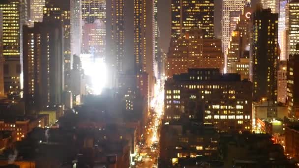 Vista panorámica de la ciudad por la noche — Vídeo de stock