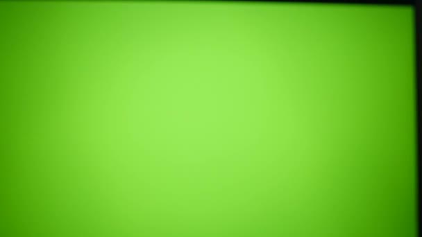 Laptop med grön skärm — Stockvideo