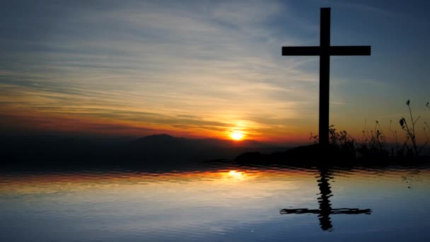 Крест, символизирующий загробную жизнь — стоковое видео