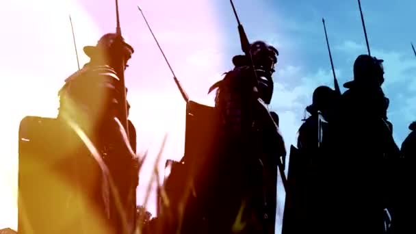 Historische Armee Truppe von Gladiatoren Soldaten marschieren zusammen in den Krieg — Stockvideo
