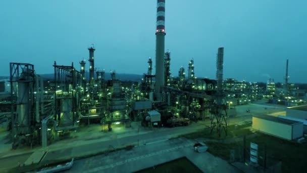 Planta de refinería de petróleo industrial — Vídeos de Stock