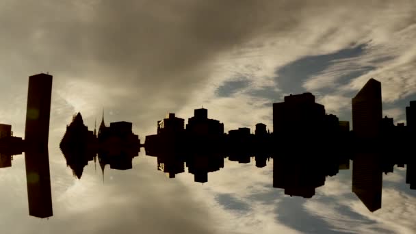 Reflejo de agua del horizonte de la ciudad — Vídeos de Stock