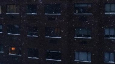 New York'ta kar binalarda