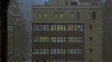 New York'ta kar binalarda