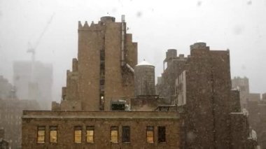 New York şehrinde düşen kar