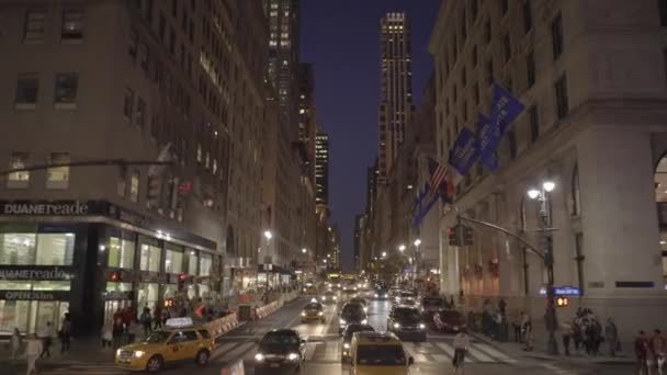 Drijvende via midtown manhattan — Stockvideo