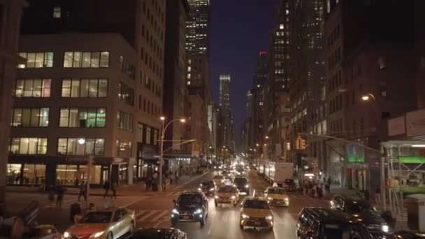 Řízení prostřednictvím midtown Manhattanu — Stock video