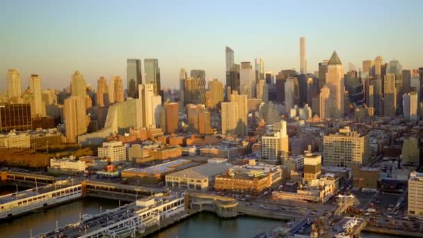 Horizonte de la ciudad de Nueva York al atardecer — Vídeos de Stock