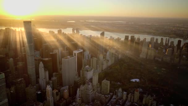 New York City panorama při západu slunce — Stock video