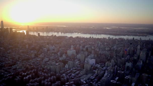 New York Şehri gün batımında ufuk çizgisi — Stok video