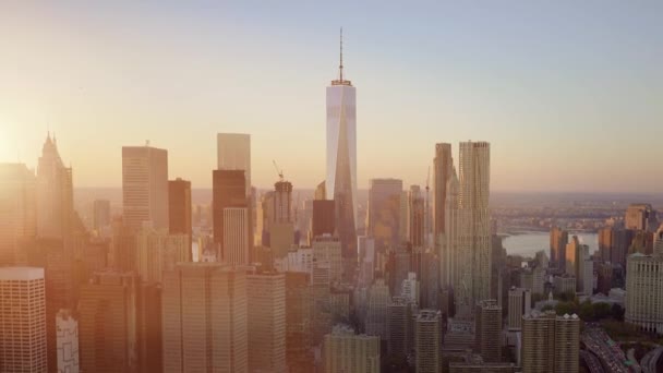 New York skyline de la ville au coucher du soleil — Video