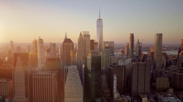 New York skyline bij zonsondergang — Stockvideo