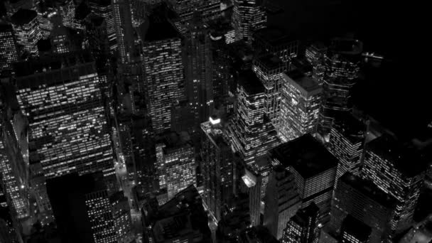 New York városának éjszakai látképe