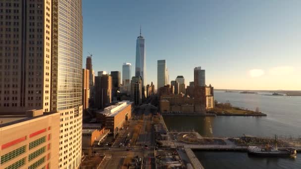 New York skyline bij zonsondergang — Stockvideo