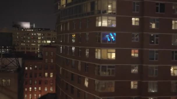 Небоскрёбы Нью-Йорка ночью — стоковое видео