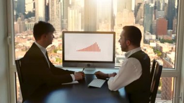 genç profesyonellerin iş toplantısı