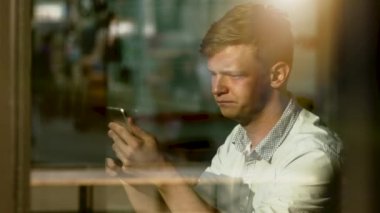 Online görüntülü sohbet sahip adam