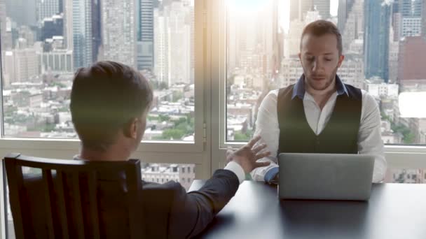 Profissionais conversando — Vídeo de Stock