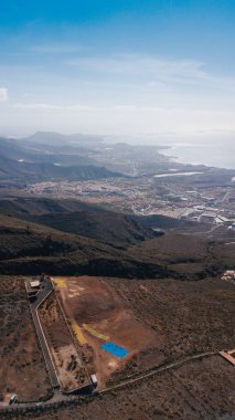 Paragliding Tenerife 'de Taucho' da başlıyor. Paraşütçülerin havalandığı yer..